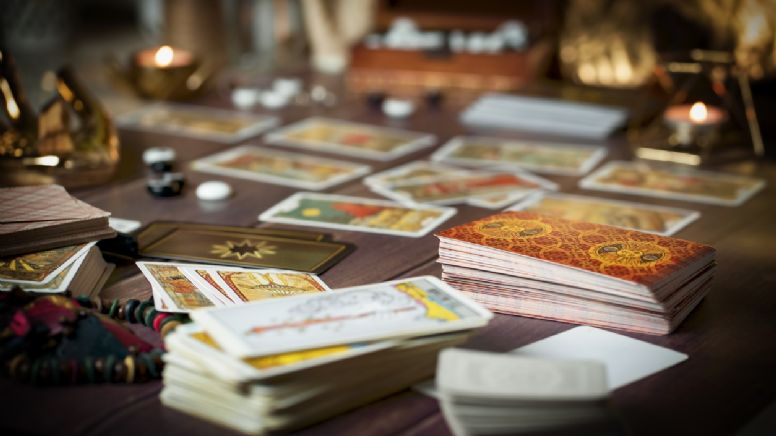 Conoce la carta del Tarot que te identifica, según tu signo