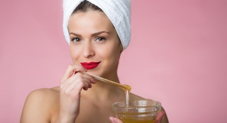 Aprende a hacer una mascarilla para estirar la piel después de los 40, con solo 5 ingredientes