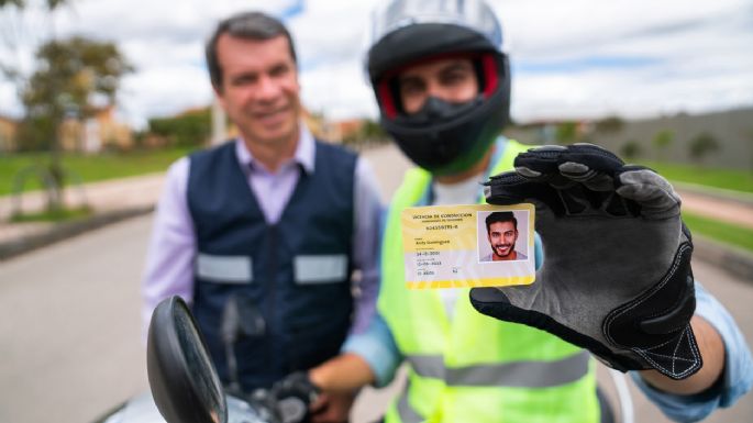 Respira profundo antes de conocer cuánto costará sacar la licencia de conducir en Colombia