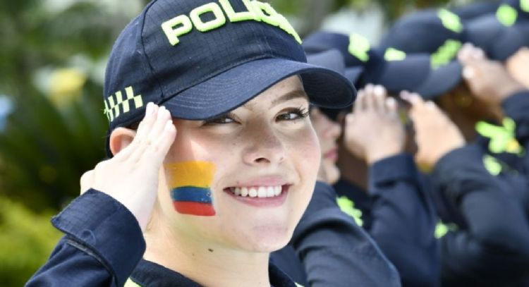 Toma aire antes de conocer cuánto gana un patrullero de la Policía en Colombia