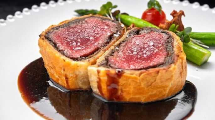 Lomo Wellington, el sofisticado plato que le encantará a tus invitados