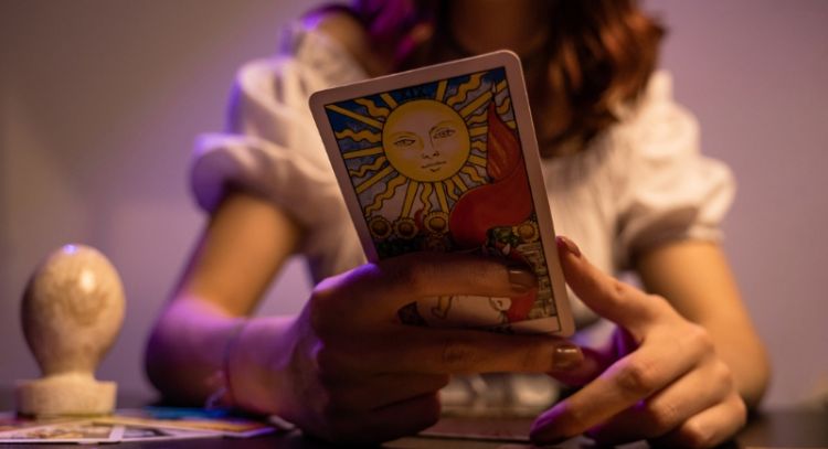 Estos 5 signos zodiacales serán bañados con abundancia y riqueza desde HOY lunes 26 de agosto, según el Tarot