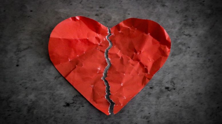 A estos signos les romperán el corazón de acuerdo a la astrología