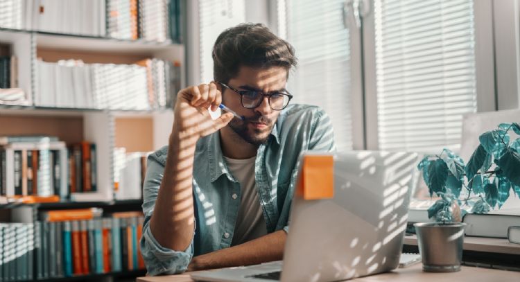 Anota la forma de conseguir 100 mil dólares anuales con un trabajo desde tu casa