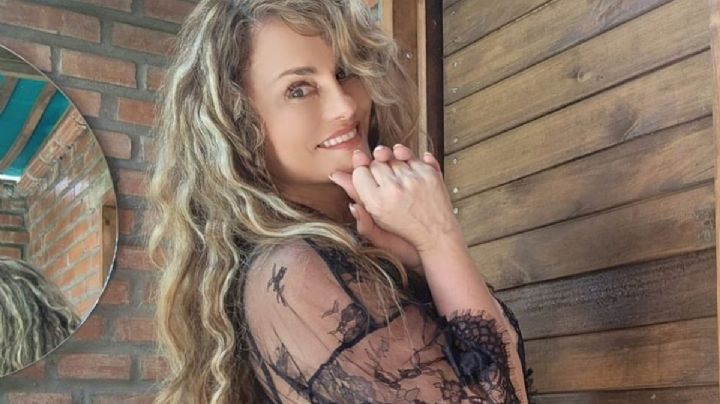 Aura Cristina Geithner demuestra cómo llevar un traje de baño animal print después de los 55
