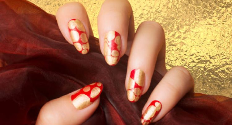 El elemento que se suma al nail art que causa furor: los 4 diseños asombrosos para implementarlo