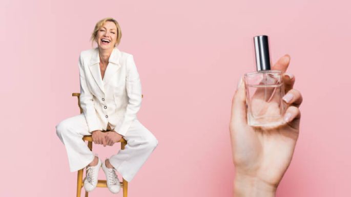 7 perfumes clásicos de mujer ideales para después de los 50 años