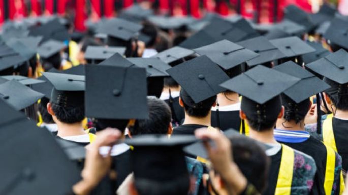 Toma asiento antes de conocer cuánto gana un Bachiller académico en Bogotá