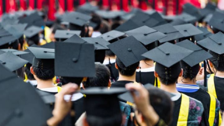 Toma asiento antes de conocer cuánto gana un Bachiller académico en Bogotá