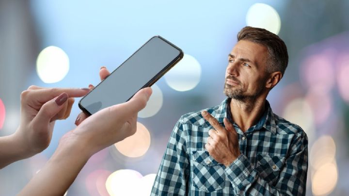 Dime cómo agarras tu celular y te diré un rasgo oculto de tu personalidad