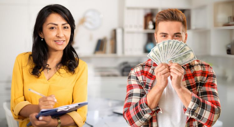 ChatGPT reveló cuál es el trabajo que más dinero gana en Colombia