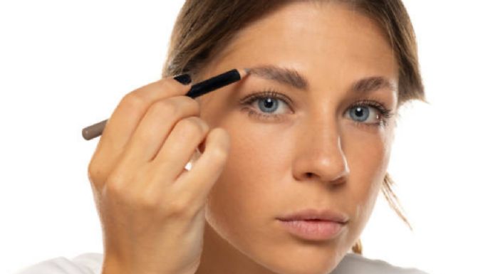 Dile adiós al lápiz de cejas: conoce el versátil sustituto que rejuvenece tu rostro y garantiza belleza