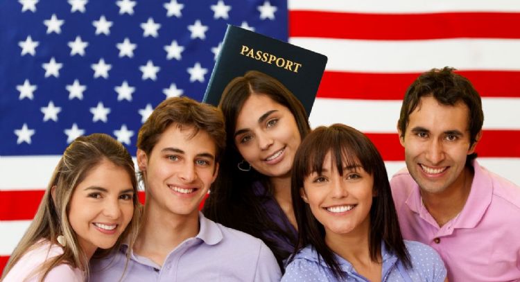 Estos son los 5 apellidos con más probabilidades de obtener la ciudadanía de USA EN 2025