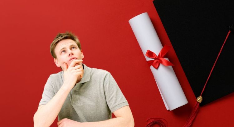 Conoce cuáles son las 5 carreras que se recomiendan estudiar en Colombia para conseguir un trabajo estable