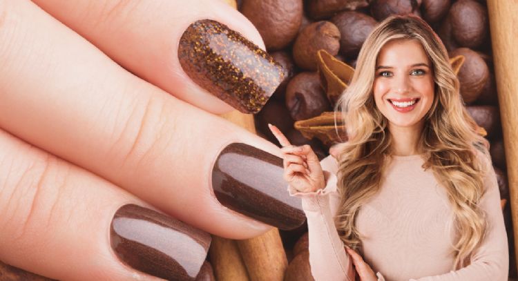 Los 5 diseños de manicura en el color que arrasará en 2025