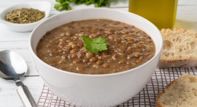 Sopa de lentejas, te contamos el secreto de la abuela para hacer esta tradicional receta en solo 5 pasos