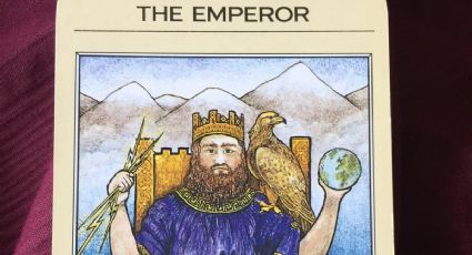 Qué significa que te salga la carta El Emperador en el Tarot