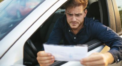 Toma asiento antes de conocer de cuánto es la multa por conducir con la licencia vencida en Colombia