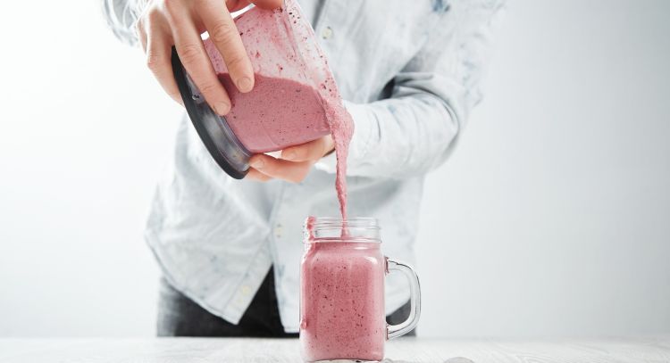 Aprende a hacer el licuado que cuida tu cerebro con solo 5 ingredientes