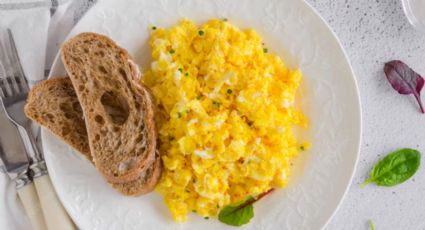 Huevos revueltos, aprende el truco para que queden cremosos con solo 4 ingredientes