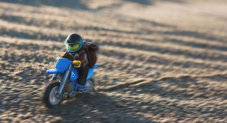 Cómo conocer el impuesto de una moto por placa en 2024