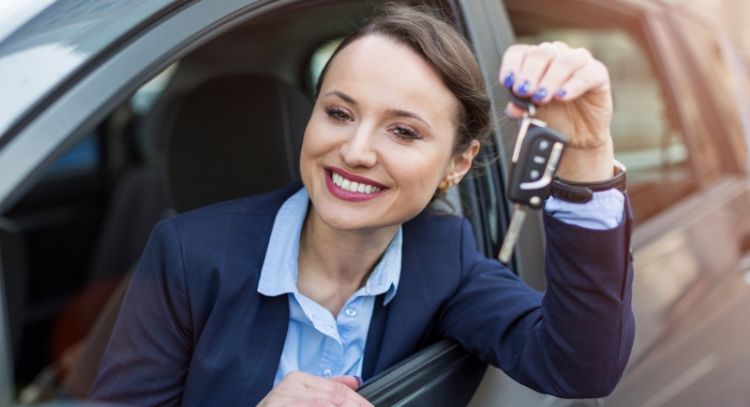 La buena noticia que recibieron los conductores que quieran comprar un carro en Colombia