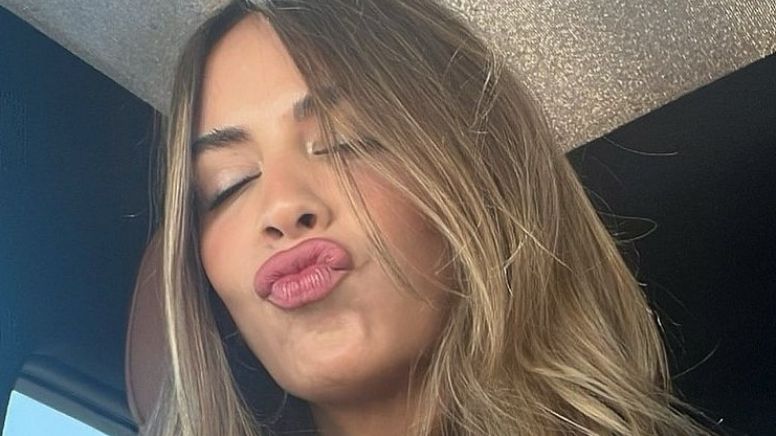 Shannon de Lima, ex de James Rodríguez, impone tendencia con traje de baño bicolor