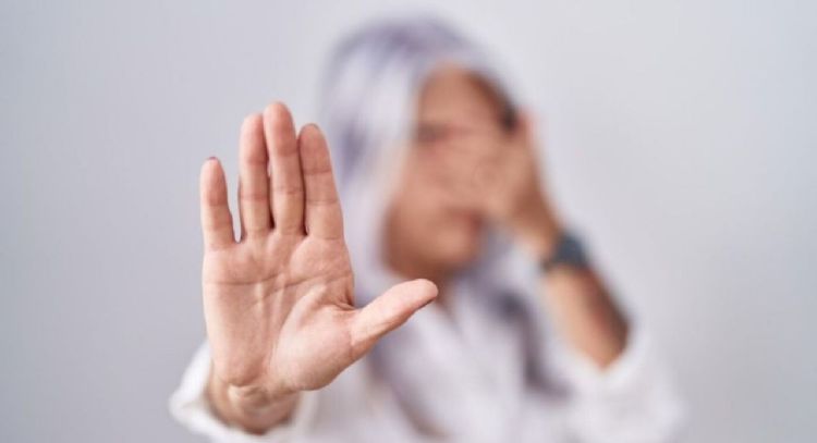 Dile adiós al tinte, aprende a preparar una mezcla casera para cubrir canas con solo 1 ingrediente