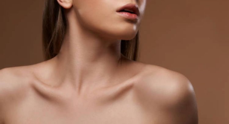 Retrasa el envejecimiento de cuello y escote con esta desconocida proteína