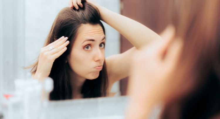 Anímate a este tono de tinte de cabello, elegante para toda edad y perfecto para esconder canas