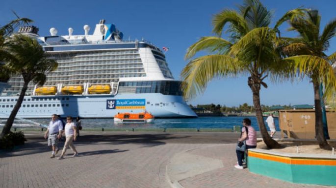 ¿Quieres trabajar en un crucero de lujo? Estas son las vacantes disponibles HOY en Royal Caribbean