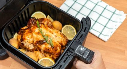 Aprende a hacer pollo asado en la 'air fryer' en solo 3 pasos