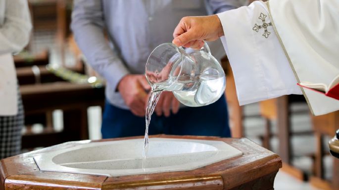 Viernes Santo: guía para bendecir el agua en casa sin un sacerdote