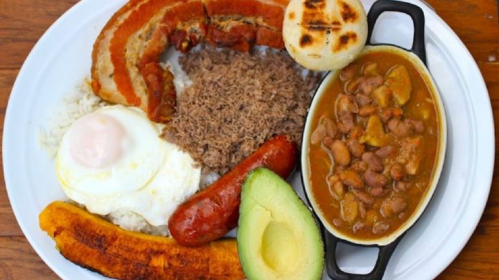 Toma asiento antes de conocer cuánto cuesta una bandeja paisa en Miami