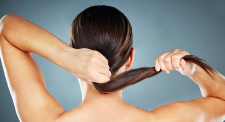 Cuál es el ingrediente clave que debes ponerle al shampoo para engrosar el cabello