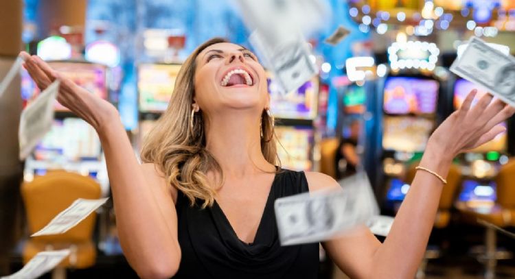 Los 4 signos que tendrán una sorpresa financiera antes de la Luna de las Flores