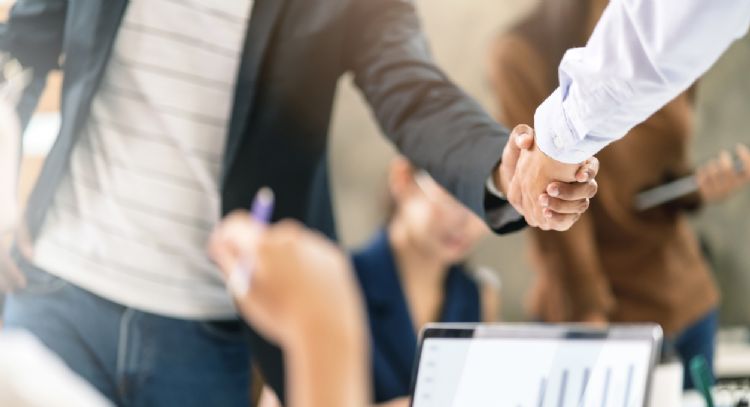 Los 3 signos que recibirán un inesperado ascenso laboral en junio, según la astrología