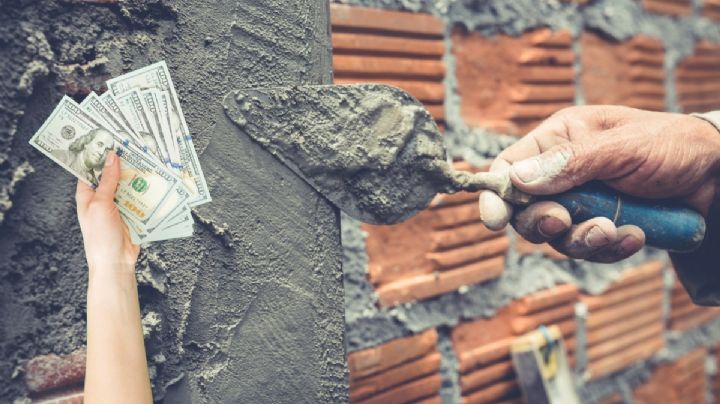 Toma asiento antes de conocer cuánto gana un latino trabajando de albañil en Estados Unidos