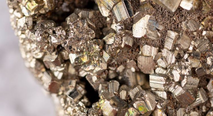 Este es el cristal que debes tener en tu casa para atraer la fortuna y el éxito