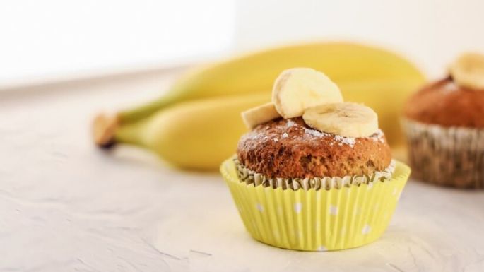 Cupcakes de plátano y chocolate, aprende a hacer esta deliciosa receta con solo 8 ingredientes