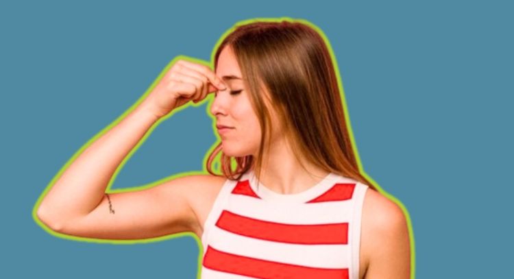 Toma asiento antes de conocer el profundo significado de tocarse la nariz al hablar, según la psicología