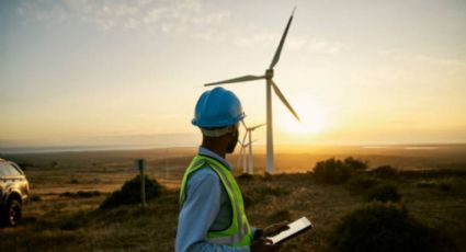 Toma asiento antes de conocer cuánto gana un experto de energías renovables en Colombia