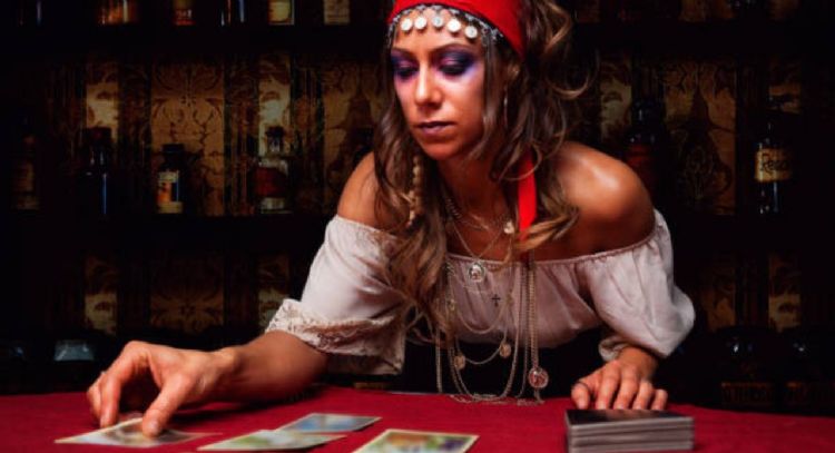 Estos son los 3 signos que recibirán una recompensa económica en los próximos días, según el horóscopo gitano