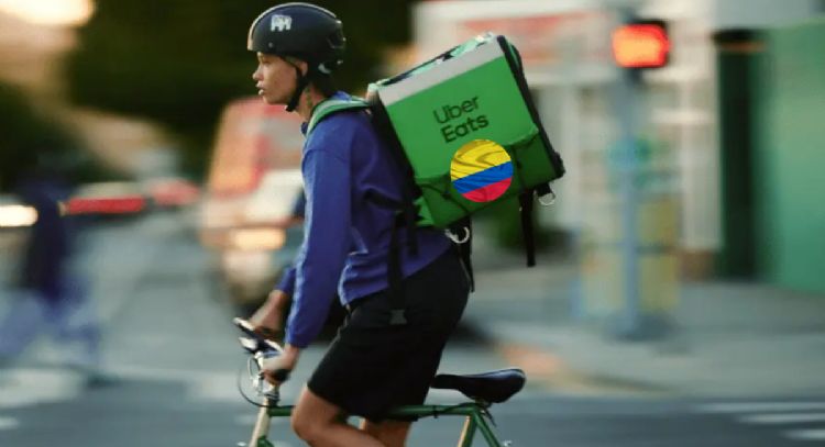 Toma aire antes de conocer cuánto gana un colombiano como repartidor de UberEarts en Nueva York