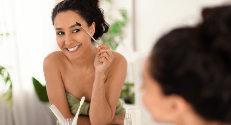 Te contamos el truco de la abuela para oscurecer las cejas con solo 1 ingrediente