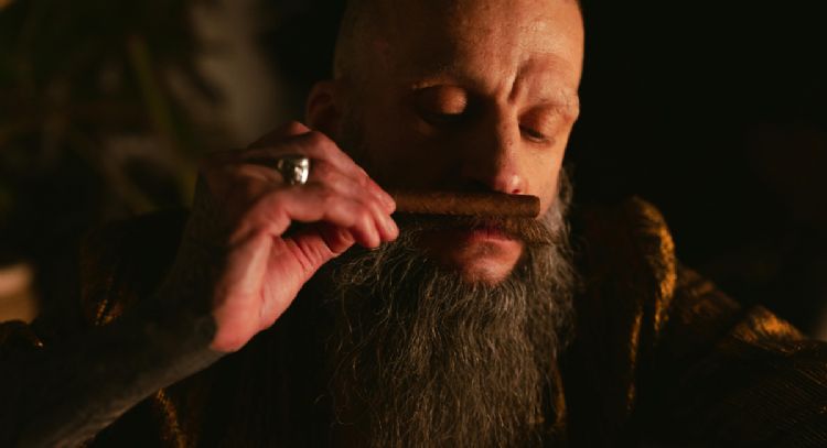 Conoce el verdadero significado de sentir olor a podrido de la nada