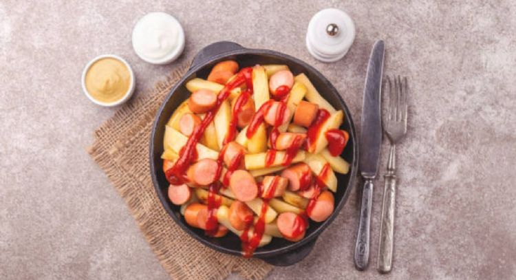 Salchipapas, aprende a hacer esta clásica receta con solo 7 ingredientes