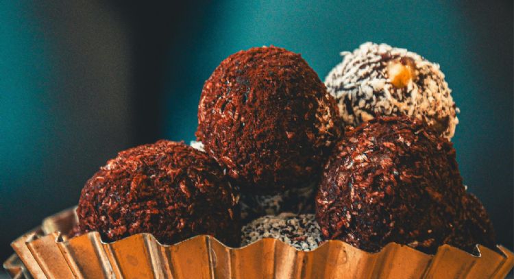 Trufas de chocolate y coco, aprende a hacer esta deliciosa receta ideal para el antojo