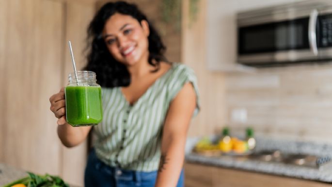 Cómo preparar un poderoso batido que aumenta la masa muscular y disminuye la pérdida de visión