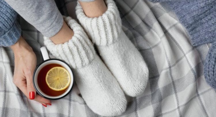 Conoce 5 trucos para calentar tus pies de forma natural